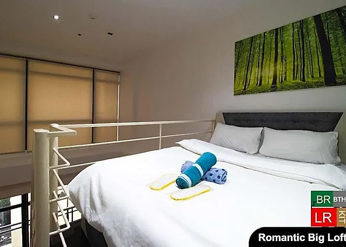 Amazing Loft Big 1br Romantic Gramercy Makati 2214 4*