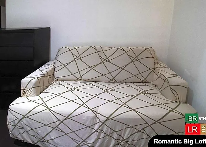 Amazing Loft Big 1br Romantic Gramercy Makati 2214